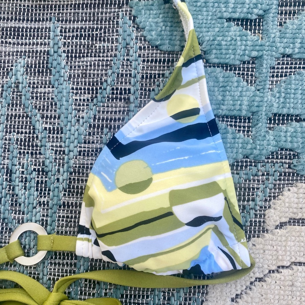 🌟3/$10! Mossimo Colorblock Triangle Cut Halter Style BikiniTop - Picture 3 of 12